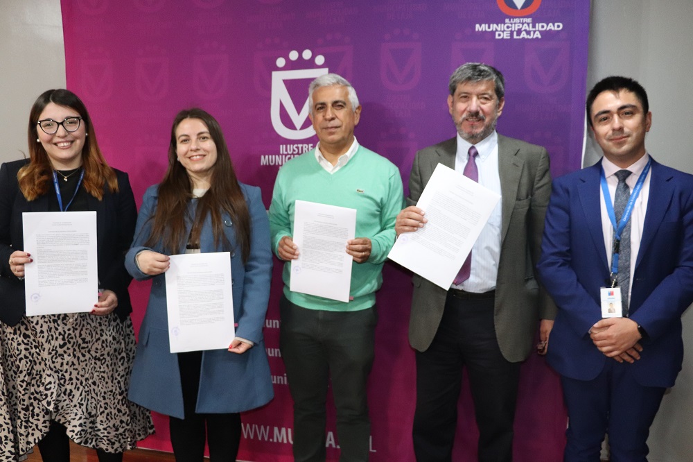 CAJ Biobío y municipio firman convenio para defensa de Niños, Niñas y Adolescentes en Laja