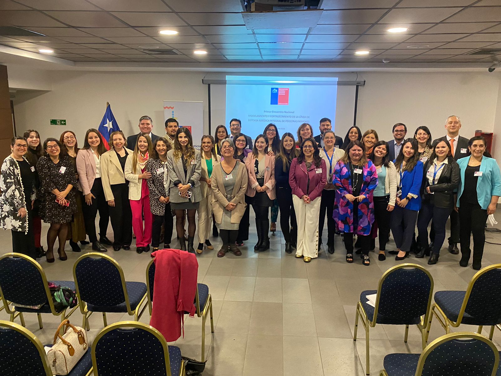 Duplas de la Línea de Defensa Jurídica Integral de Personas Mayores de la CAJ Biobío participan en encuentro nacional