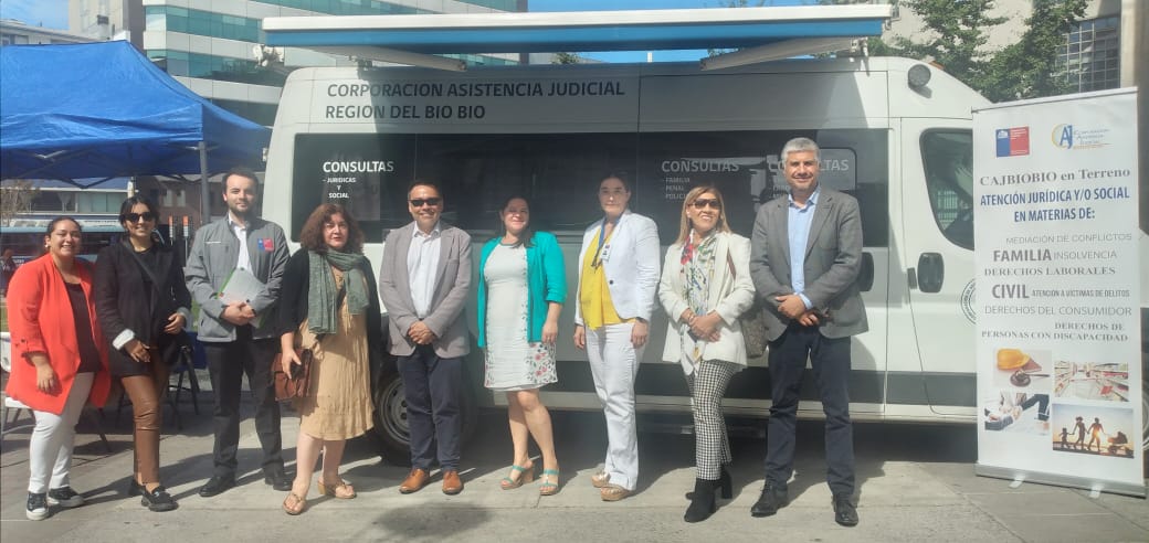 Operativo en terreno reúne a equipos de la CAJ Biobío y el “Bus de la Justicia” del Poder Judicial